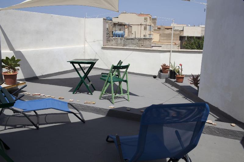 Area 12 Bb Bed and Breakfast Trapani Buitenkant foto